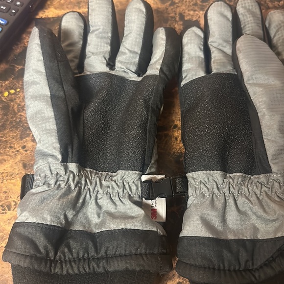 Hurley boys snow ❄️ gloves 3M Thinsulate insulation durable all weather - Picture 2 of 3